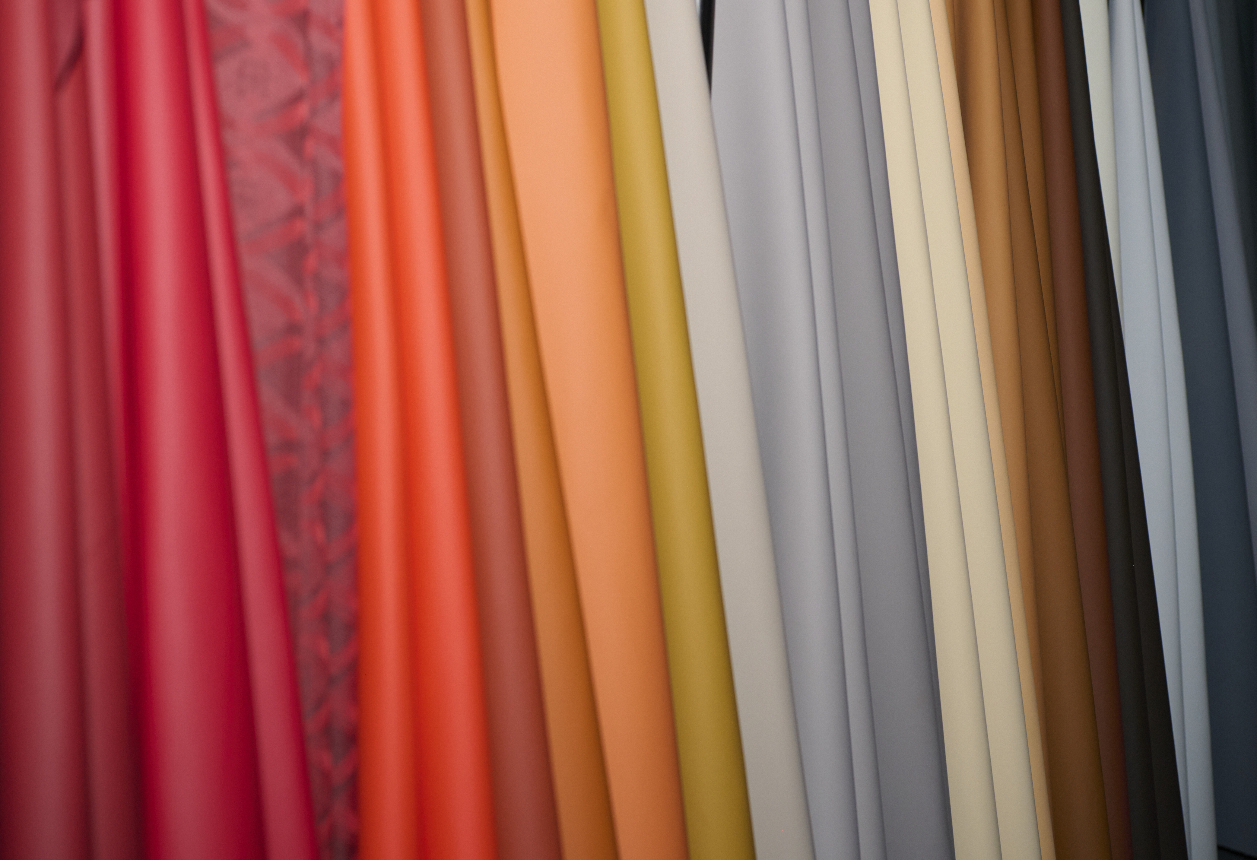 Die Farbpalette für den Tourbillon basiert auf nuancierten Tönen – Farben mit Tiefe und Charakter, die das elegante und harmonische Design des Hypercars perfekt ergänzen.